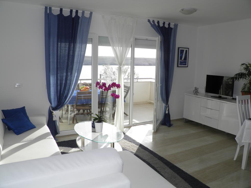 Apartments Perla Dinjiška 部屋 写真