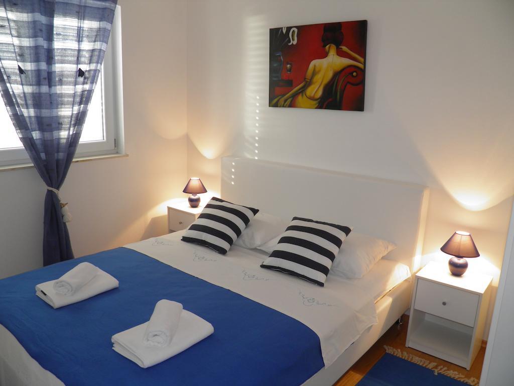 Apartments Perla Dinjiška 部屋 写真