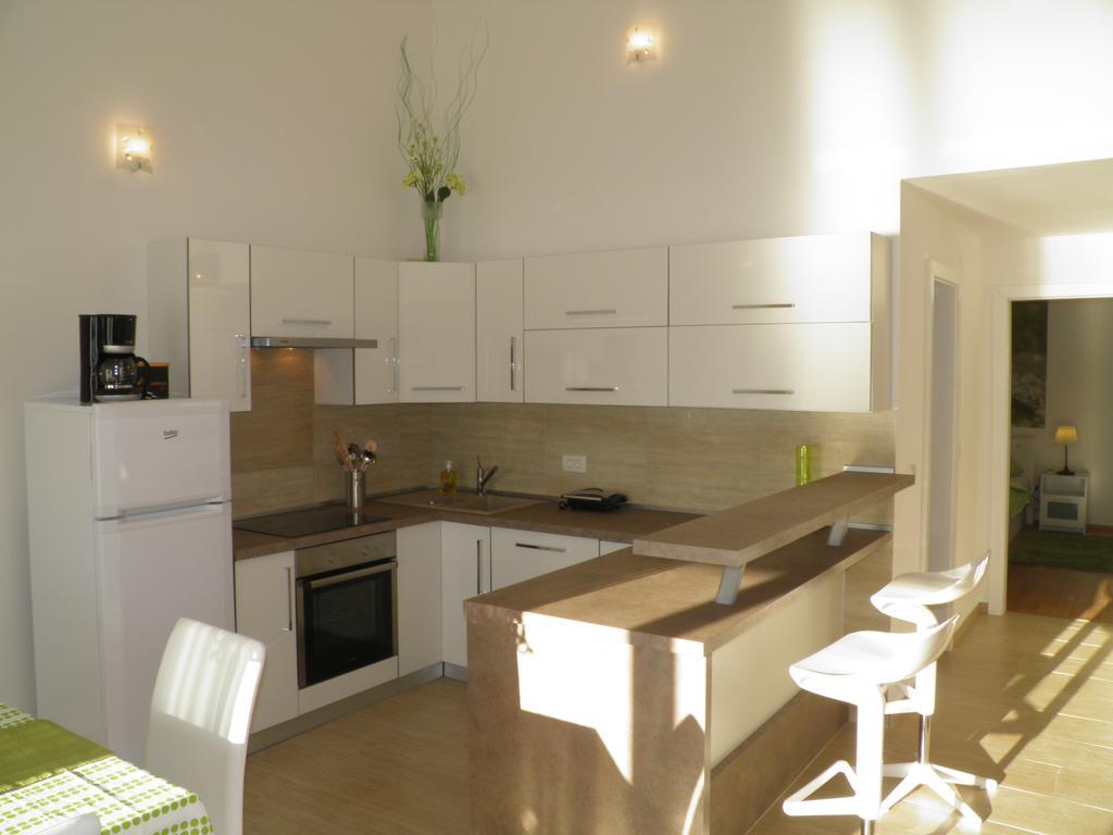 Apartments Perla Dinjiška エクステリア 写真