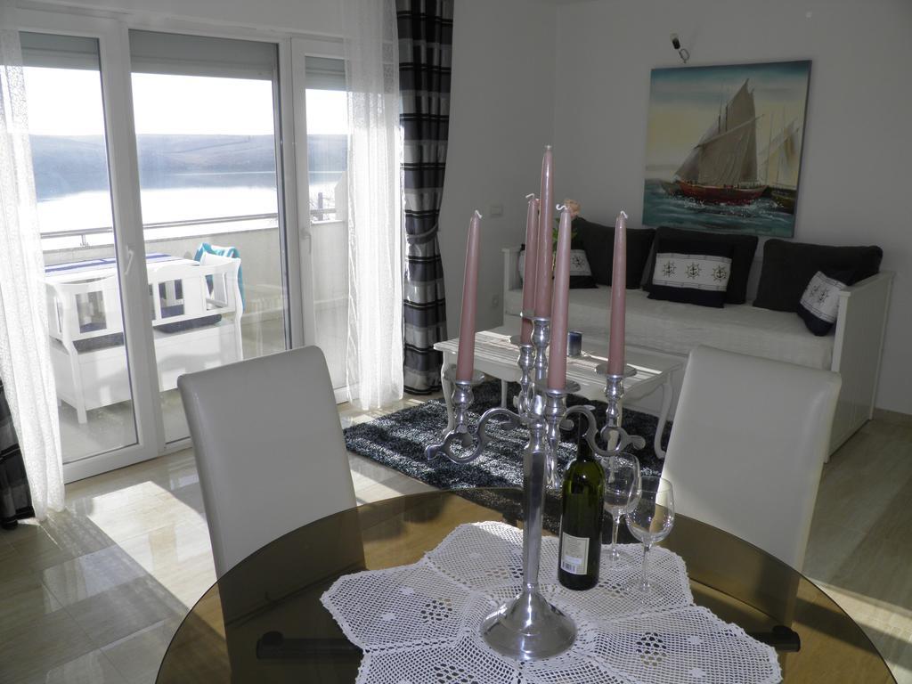 Apartments Perla Dinjiška エクステリア 写真